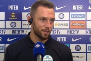 德弗里:国米三大传奇是大罗、斯内德和岩石 乔丹和德约给我启发